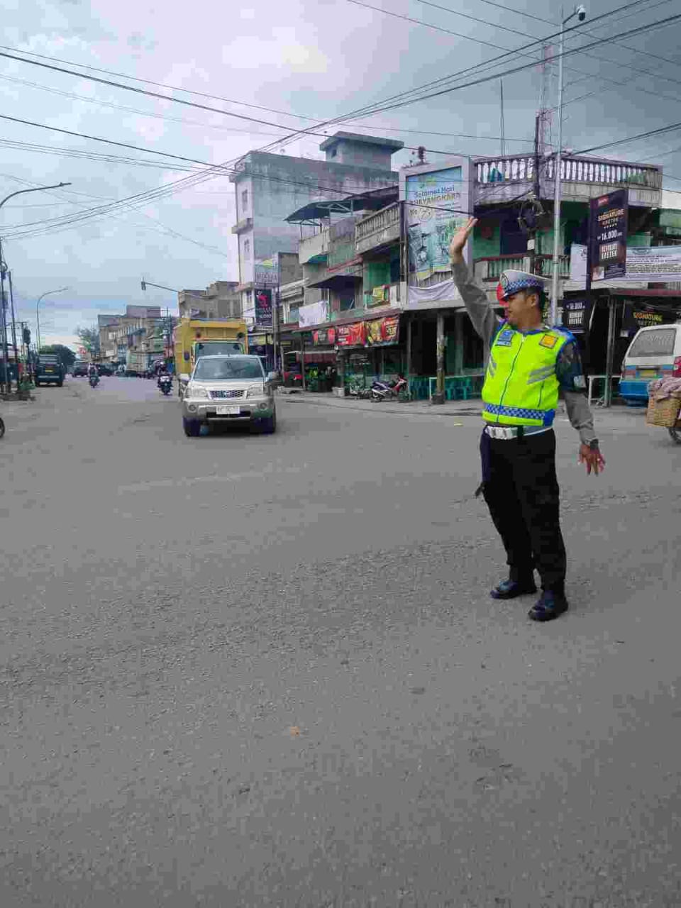 Sat Lantas Polres Batu Bara Intensifkan Pengaturan Lalu Lintas Sore, Prioritaskan Keselamatan Pengguna Jalan dan Tindak Pelanggaran Kasat Mata