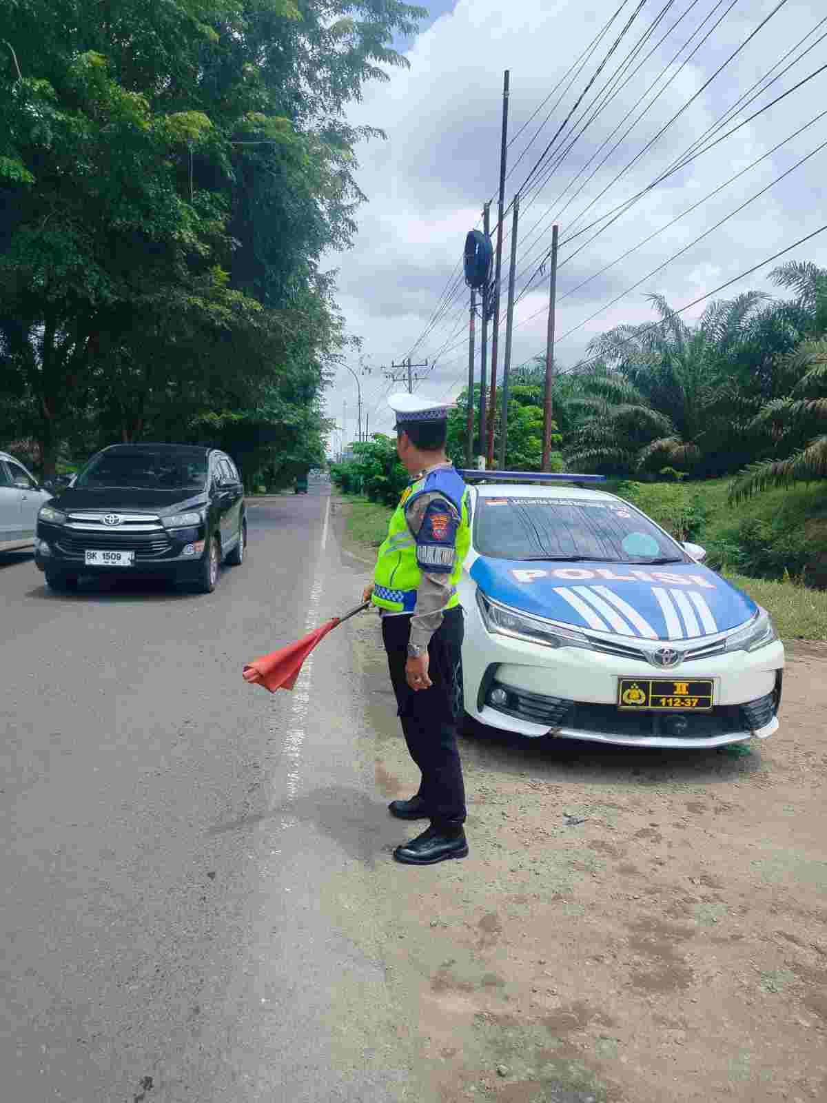 Sat Lantas Polres Batu Bara Gencar Patroli dan Pengaturan Sore, Antisipasi Kemacetan, Kecelakaan, dan Kejahatan Jalanan