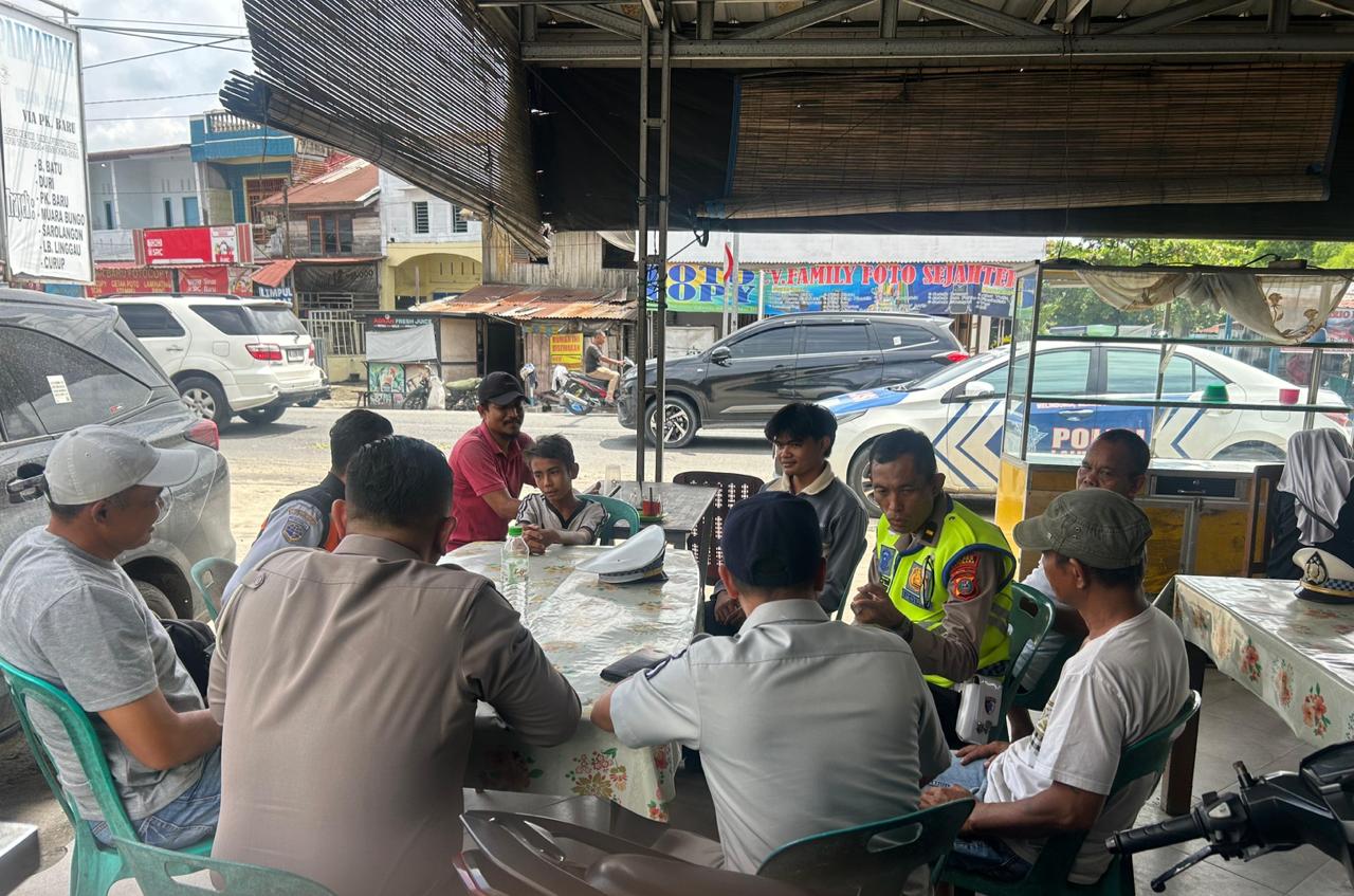 “Polantas Menyapa”, Satlantas Polres Batu Bara Turun ke Jalan, Edukasi Masyarakat untuk Tertib Berlalu Lintas Demi Keselamatan Bersama