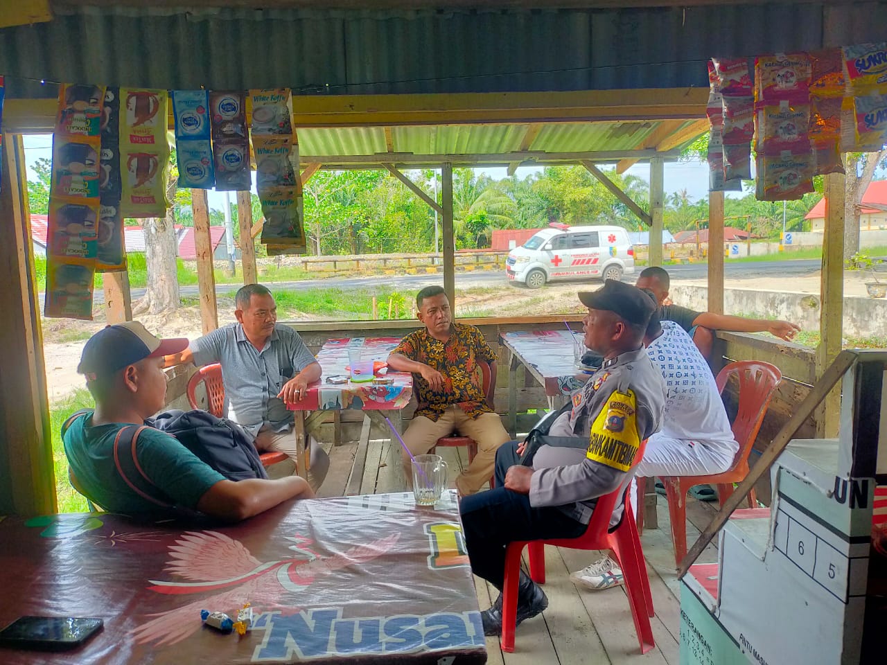 Bhabinkamtibmas Polsek Medang Deras Gencar Sambang dan Cooling System, Antisipasi Kejahatan Jalanan dan Geng Motor