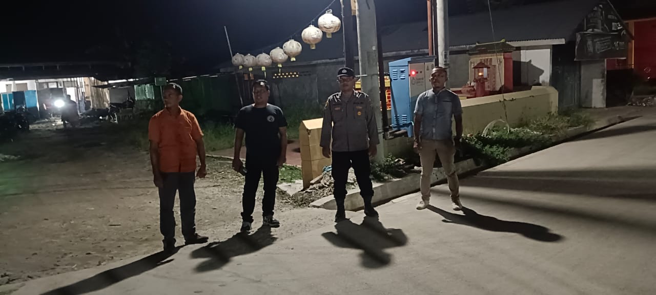 Polisi Hadir di Tengah Masyarakat, Polsek Medang Deras Tingkatkan Patroli Malam Cegah Kriminalitas