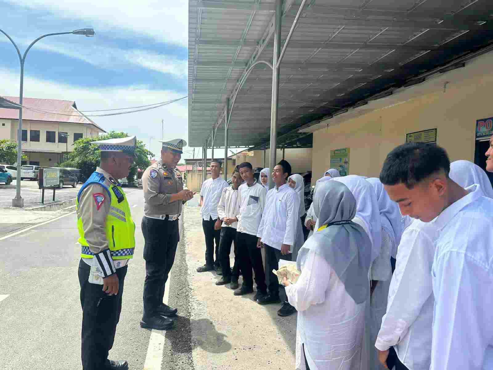 Satlantas Polres Batu Bara Gelar Kegiatan “Polantas Menyapa”, Tingkatkan Kesadaran Tertib Berlalu Lintas