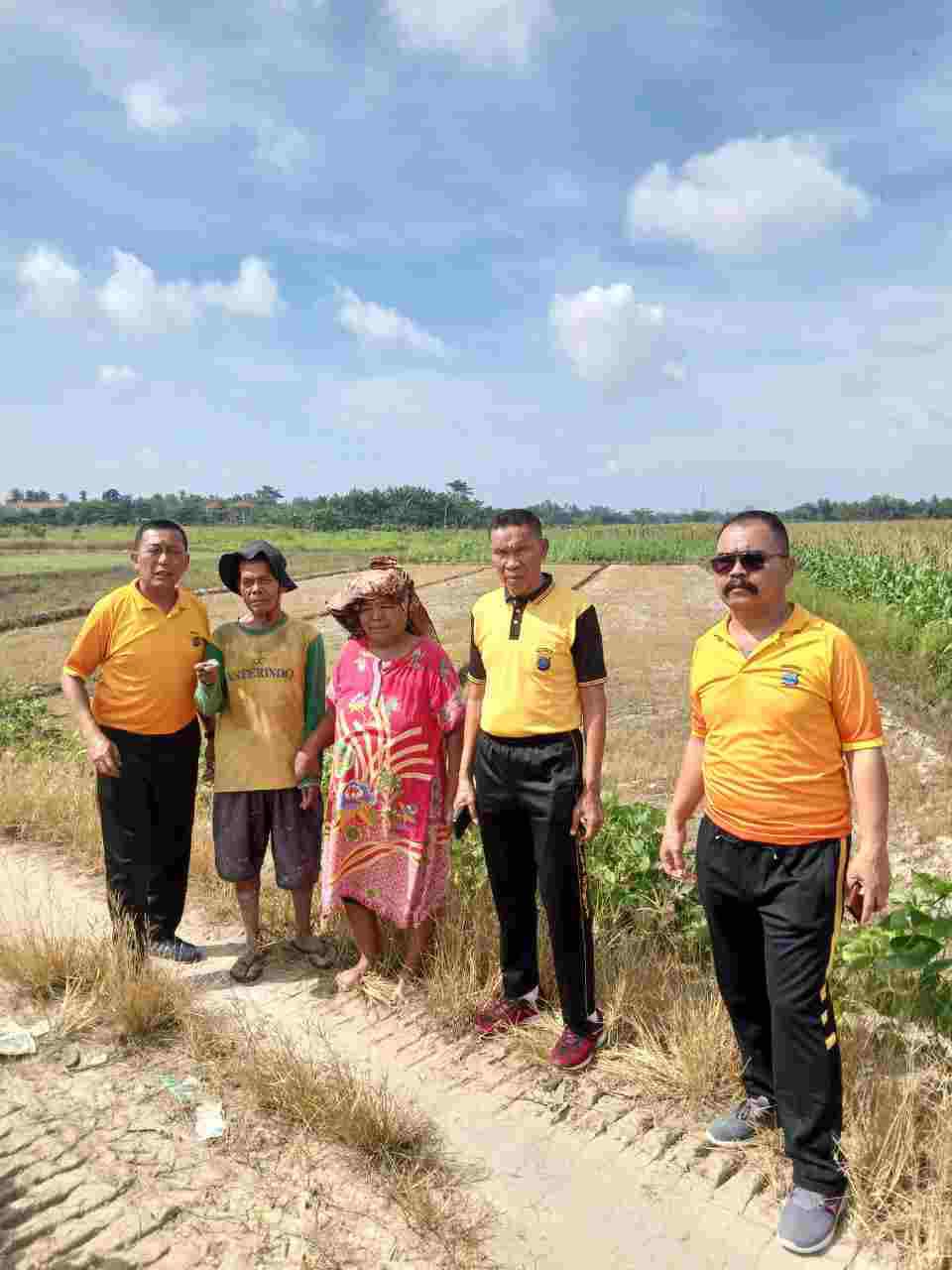 Kabag SDM Polres Batu Bara Cek Lahan Baku Sawah, Dukung Program Ketahanan Pangan