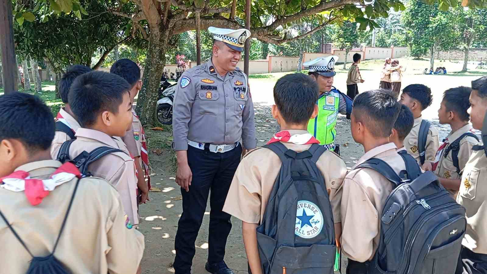 Polantas Polres Batu Bara Sapa Pelajar, Sosialisasi SMA Kemala Taruna Bhayangkara dan Tertib Lalu Lintas