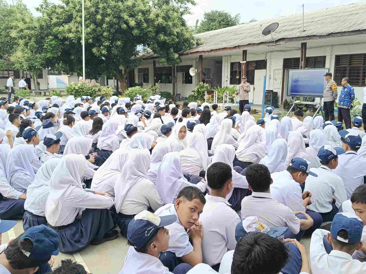 Polsek Indrapura Sosialisasi Penerimaan Murid Baru SMA Kemala Taruna Bhayangkara, Sampaikan Pesan Kamtibmas ke Pelajar