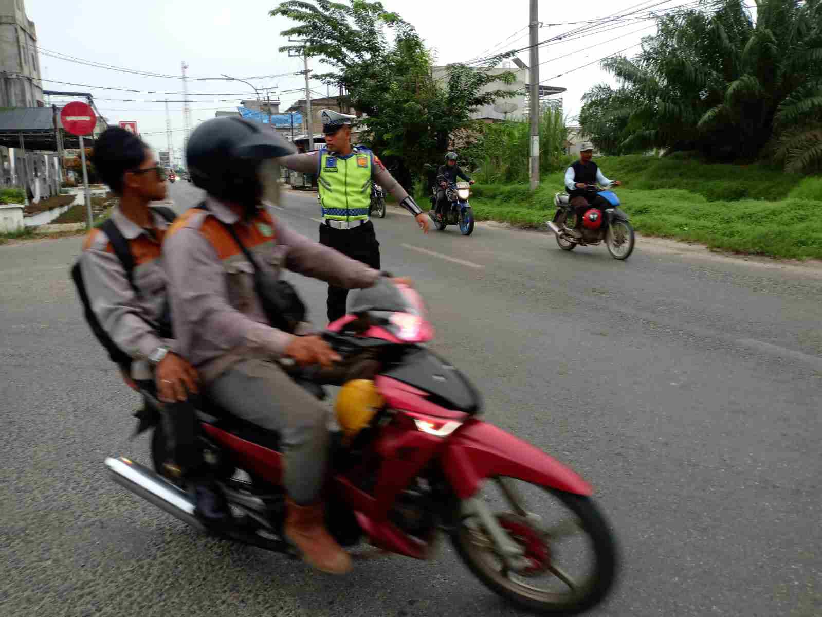 Pengaturan Lalu Lintas Intensif Polres Batu Bara: Arus Lancar dan Kesadaran Keselamatan Meningkat