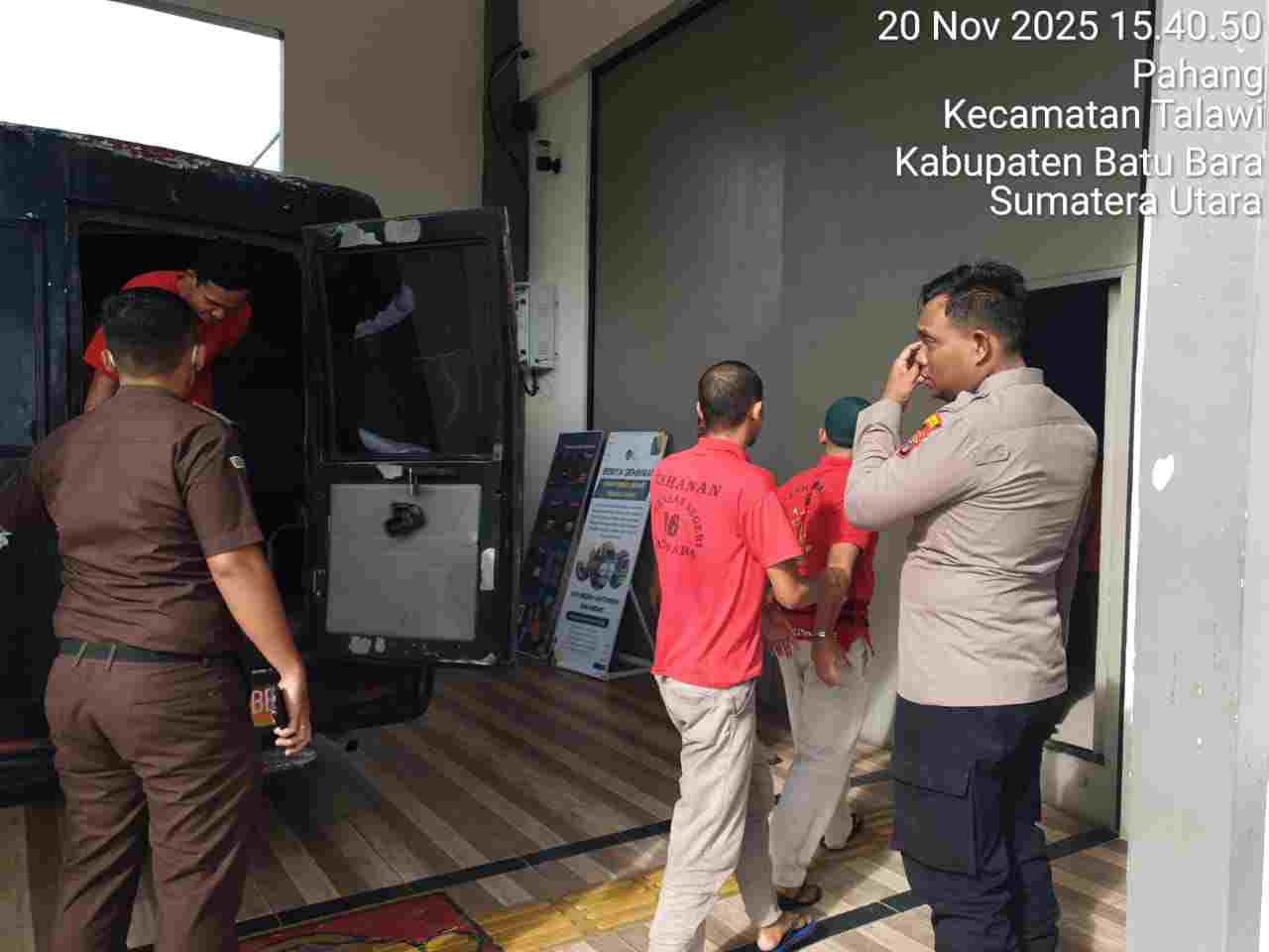 Polres Batu Bara Kawal Ketat Pemindahan Tahanan Persidangan, Prioritaskan Keamanan dan Ketertiban