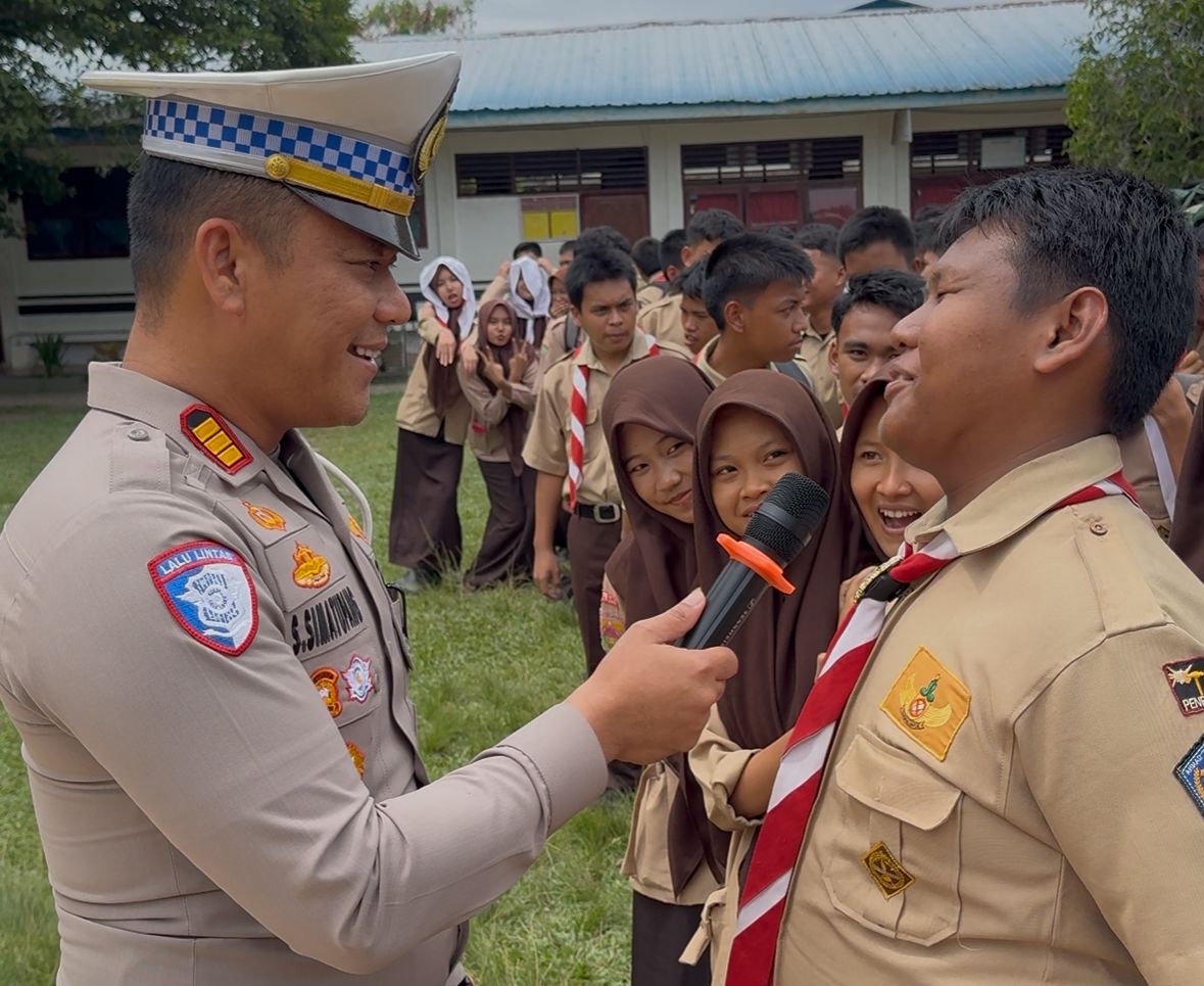 Polres Batu Bara Gelar Police Goes To School di SMA Negeri 1 Air Putih, Sosialisasikan Operasi Zebra Toba 2025
