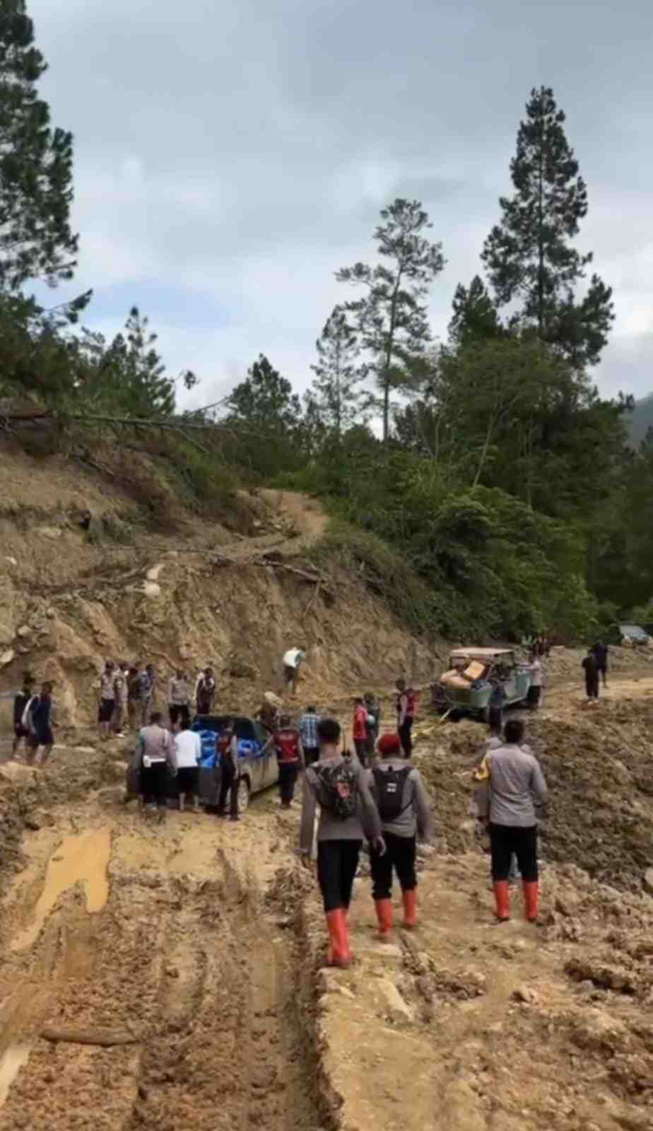 Polri, TNI dan Pemda Tembus Medan Ekstrem, Pastikan Kehadiran Negara bagi Warga Terisolasi di Pining Gayo Lues