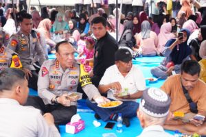 Wakapolri Pantau Penyaluran Bantuan Polri untuk Korban Bencana di Padang Pariaman