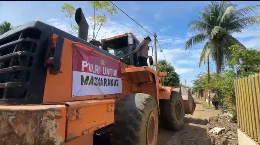 Kapolri Ulurkan Tangan, Bantu Alat Berat Percepat Pemulihan Pidie Pasca Banjir Bandang!