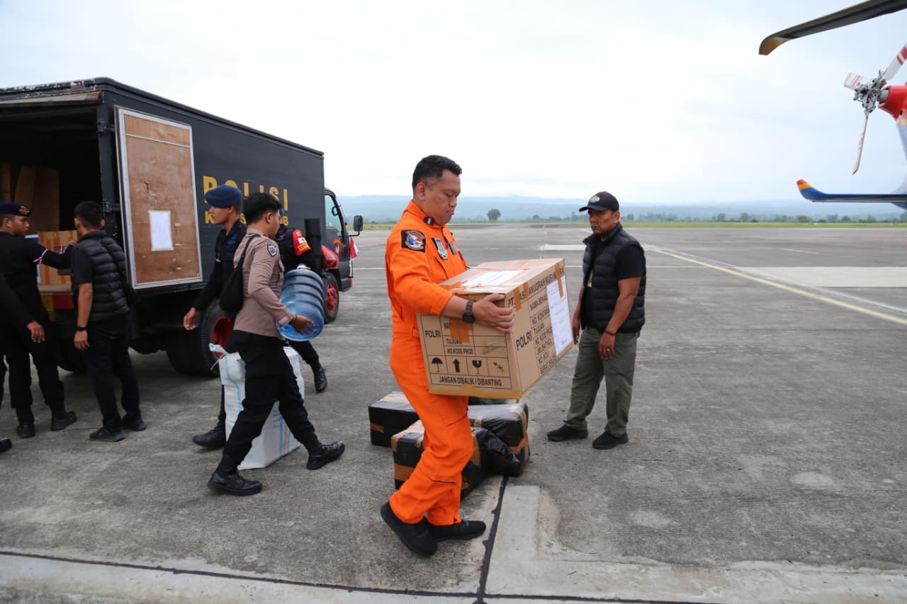 Polda Aceh Kembali Kirimkan Bantuan dan Nakes untuk Korban Banjir di Aceh Tamiang