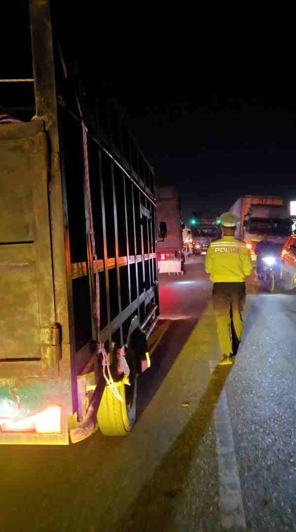 Antisipasi Kepadatan, Sat Lantas Polres Batu Bara Patroli SPBU Dini Hari