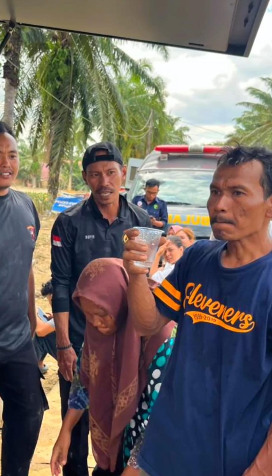 Polri Hadirkan Air Bersih Warga Terdampak Bencana Banjir di Sumatera