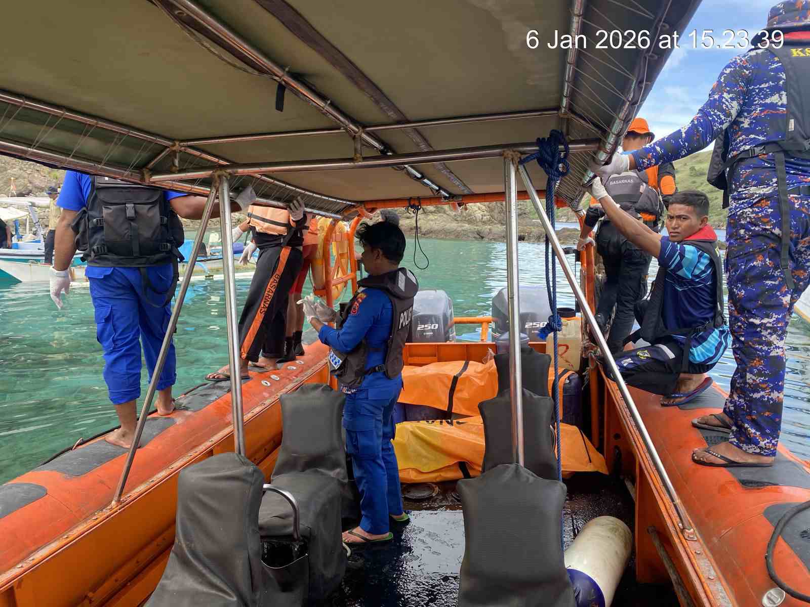 Polda NTT Konfirmasi Penemuan Satu Lagi Jenazah di Bangkai KM Putri Sakinah