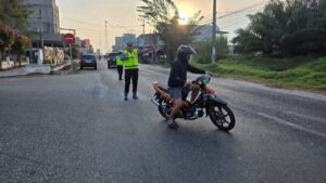 Sat Lantas Polres Batu Bara Giat Pengaturan Lalu Lintas Pagi, Pastikan Kamseltibcarlantas Kondusif