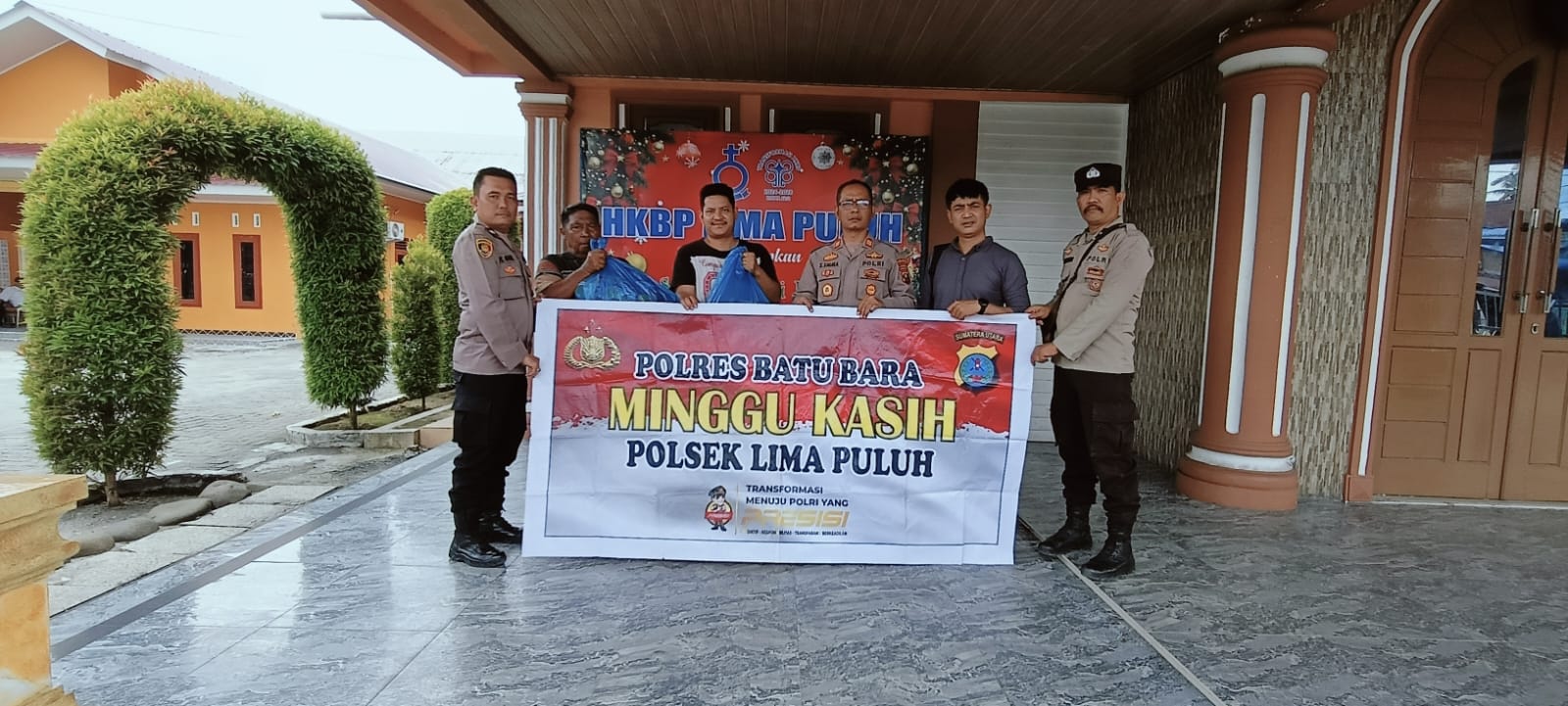 Polsek Lima Puluh gelar “Minggu Kasih”, berbagi sembako kepada keluarga tidak mampu