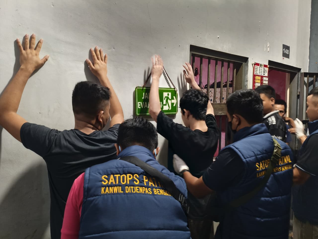 Kanwil Ditjenpas Bengkulu gelar razia jelang Idul Fitri, temukan berbagai barang terlarang di Rutan Kelas IIB Bengkulu