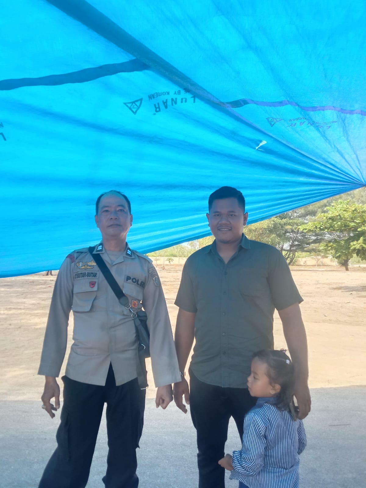 Polsek Lima Puluh Gelar Pengamanan Objek Wisata dalam Rangka OPS Ketupat Toba 2026, Pantai Sejarah Desa Perupuk Ramai Pengunjung