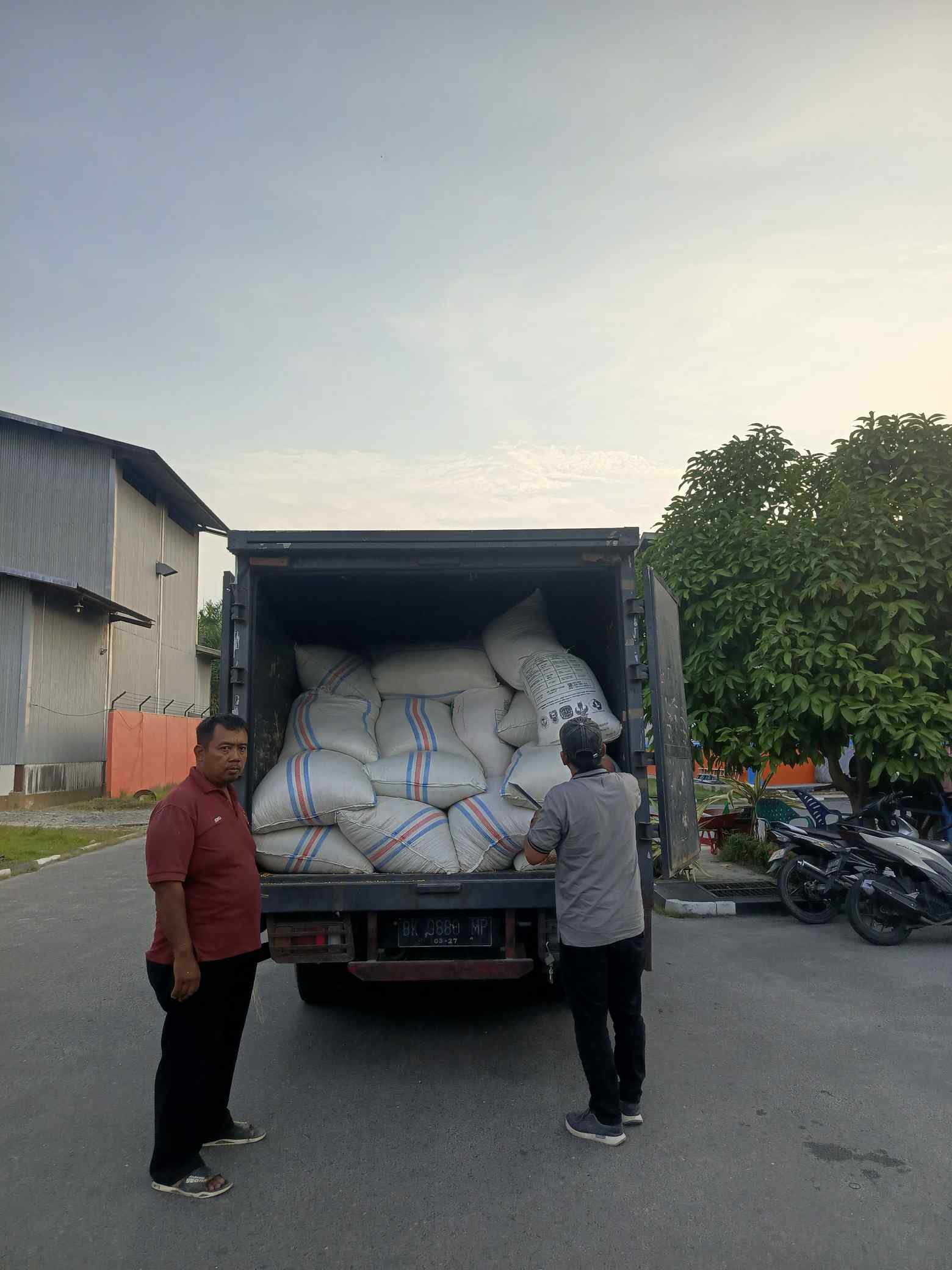 Polres Batu Bara Serahkan 6.783 Ton Jagung ke Bulog Asahan, Total Kuartal I 2026 Capai 159.907 Ton