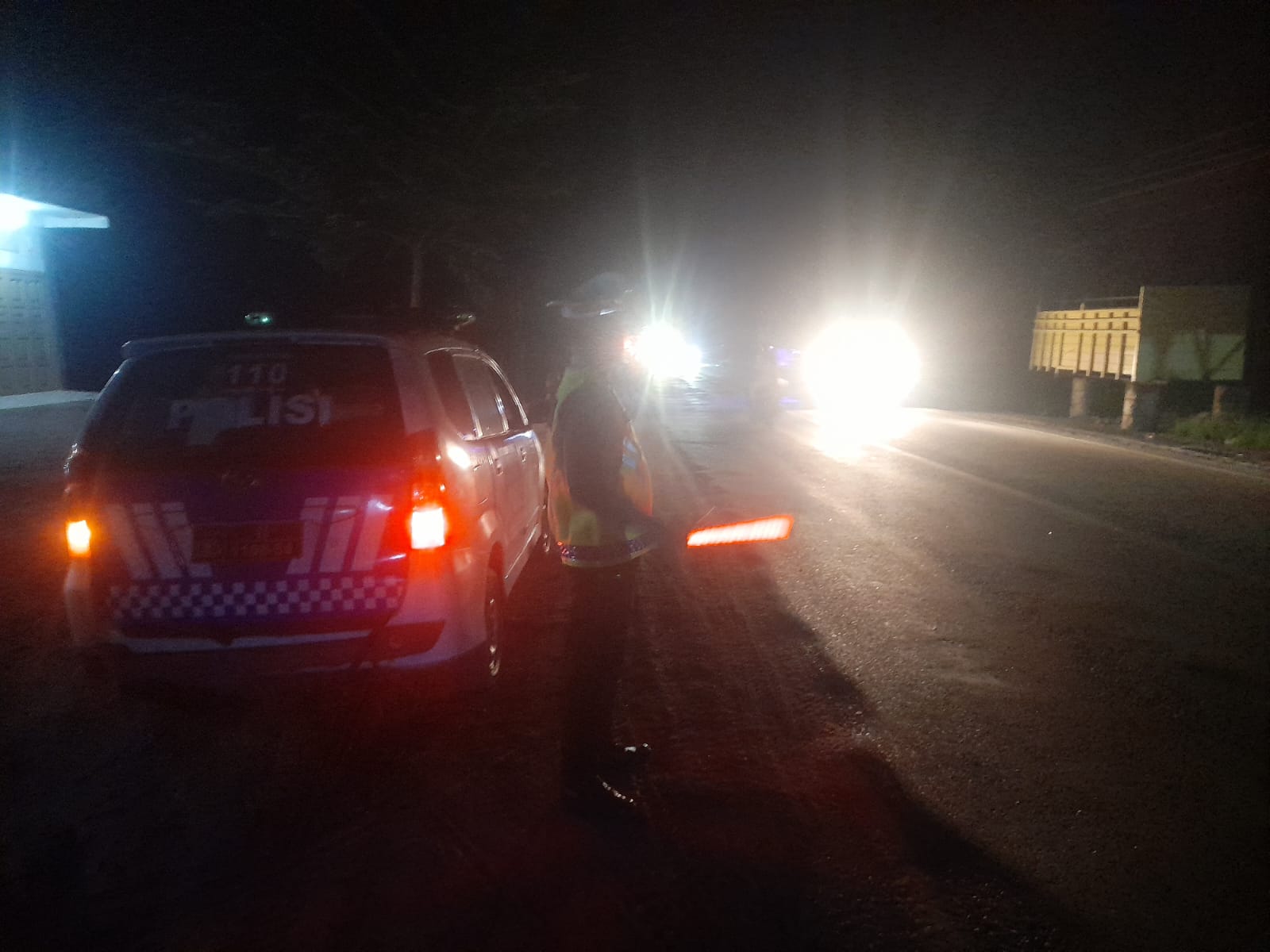 Sat Lantas Polres Batu Bara Gelar Patroli Blue Light Malam Hari, Jaga Kelancaran Lalu Lintas di Jalinsum Pos Lantas Sei Bejangkar