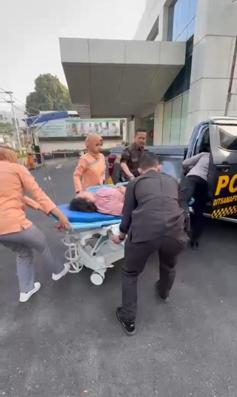 *Respons Cepat! Tim Patroli Perintis Presisi Evakuasi Korban Kecelakaan di Terowongan UI*