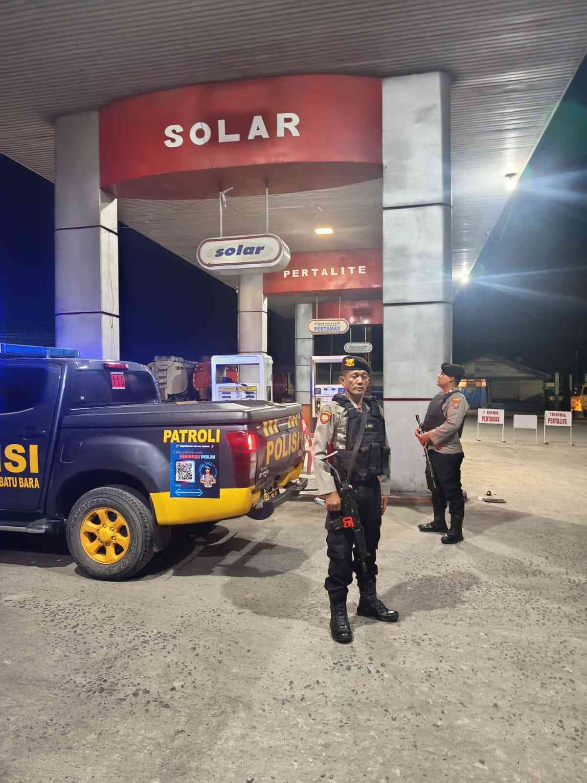 Sat Samapta Polres Batu Bara Laksanakan Patroli Rutin Roda-4 Malam Hari – Cek Persedian BBM di Lima SPBU, Kamtibmas Aman Kondusif