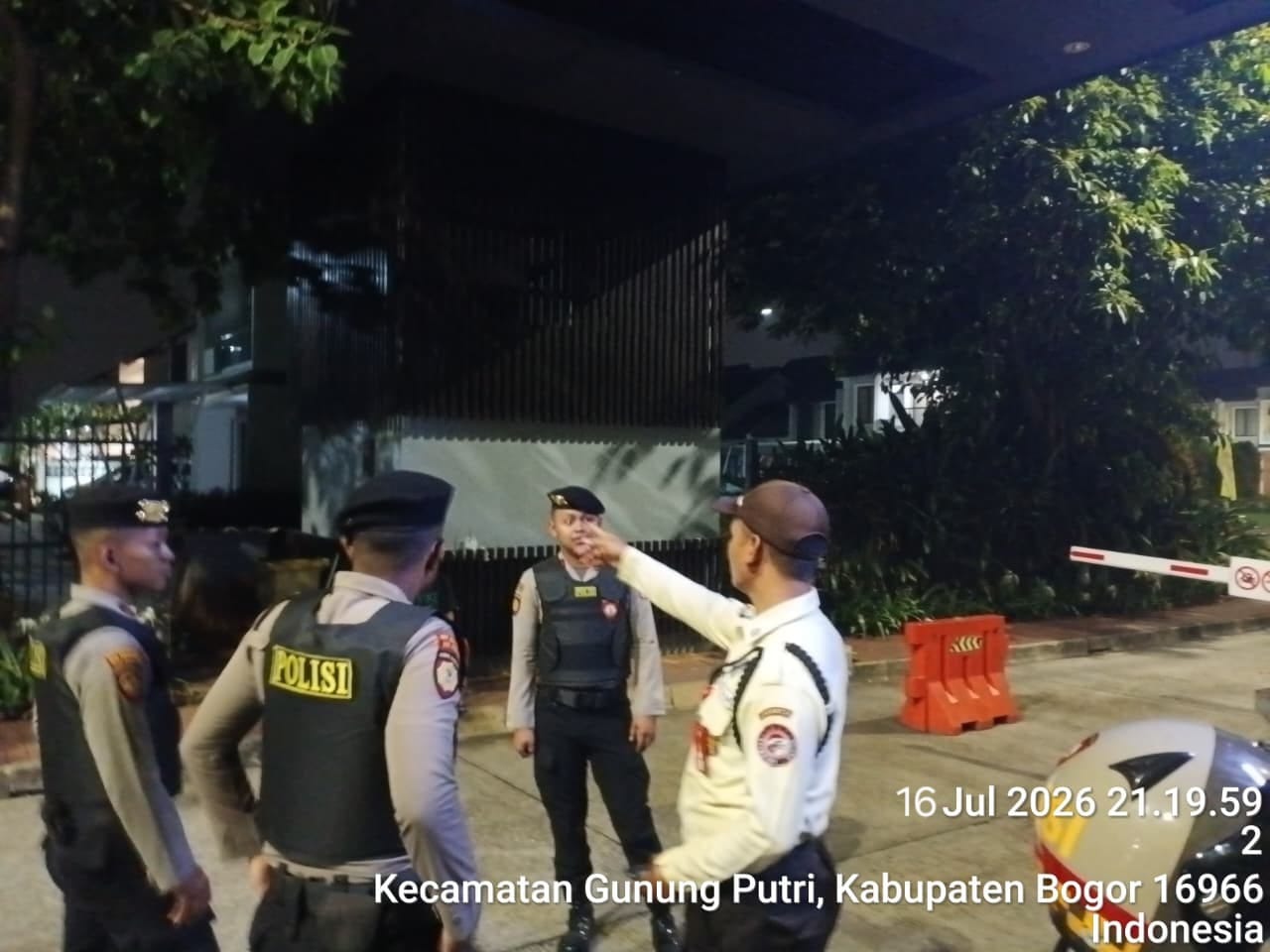 *Antisipasi Kriminalitas Malam Hari, Kaden Perintis Korsabhara Pimpin Patroli Dialogis di Asana*