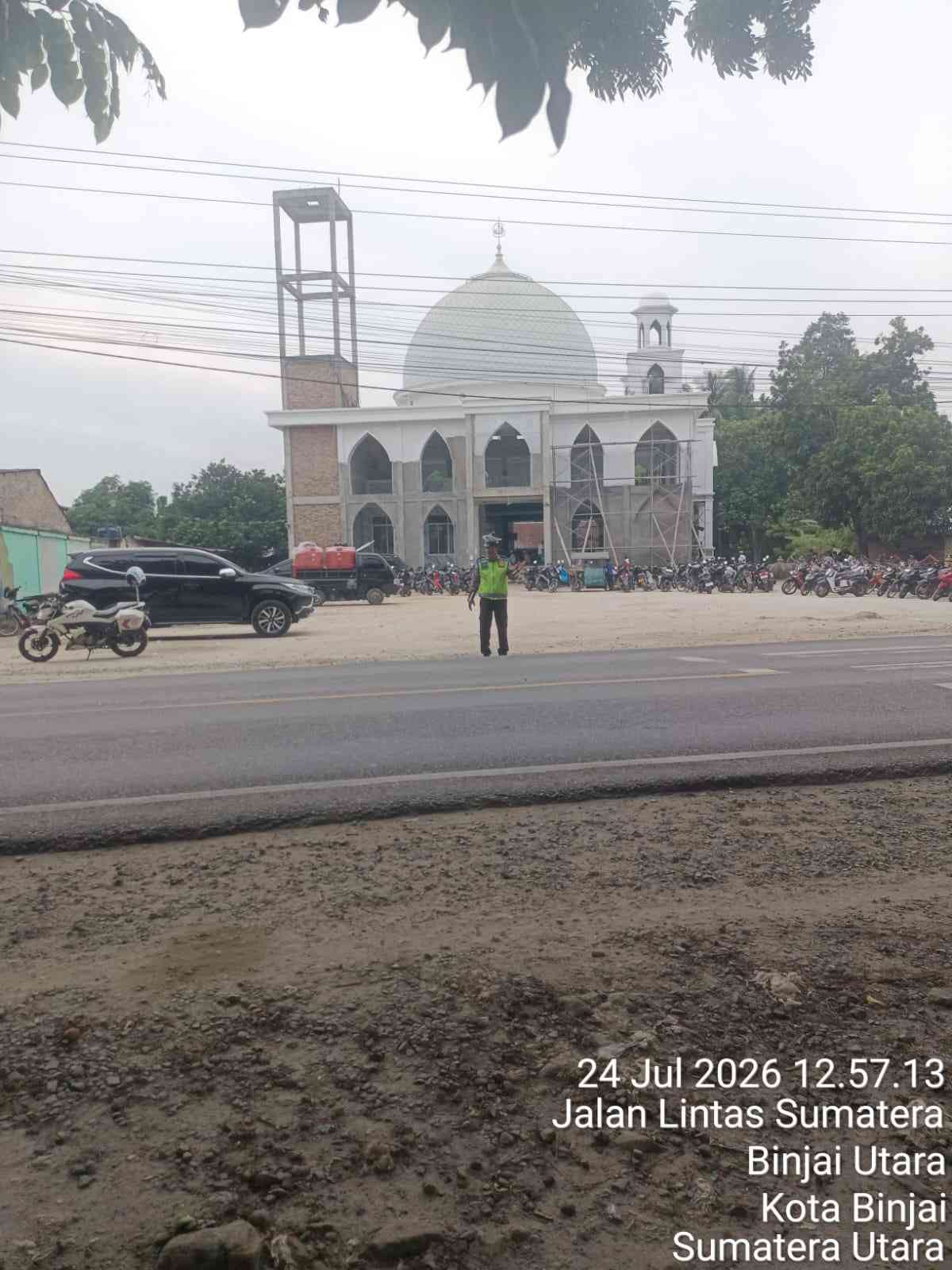 Satlantas Polres Batu Bara lakukan gatur siang dan pam sholat Jumat di Binjei Baru – kegiatan aman lancar