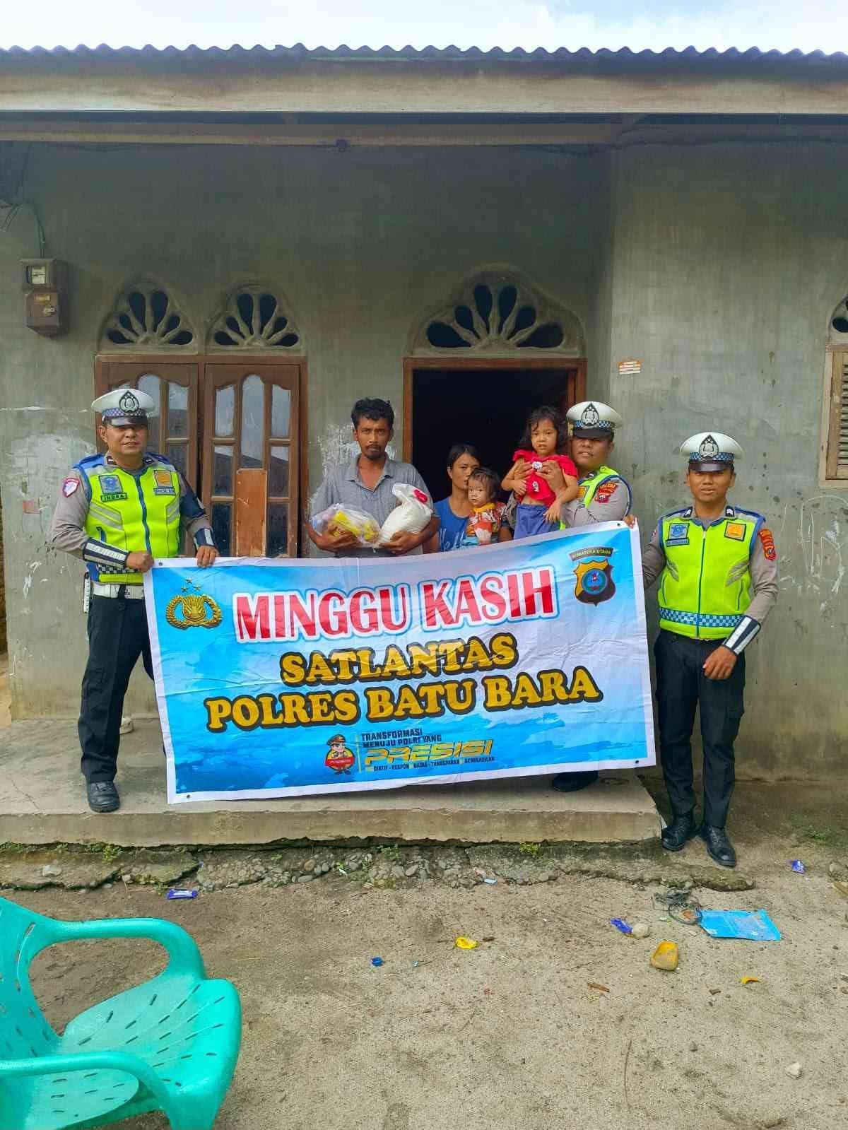 Satlantas Polres Batu Bara Gelar “Minggu Kasih” – Patroli Anti Kemacetan dan Bagi Sembako Kepada Masyarakat yang Membutuhkan