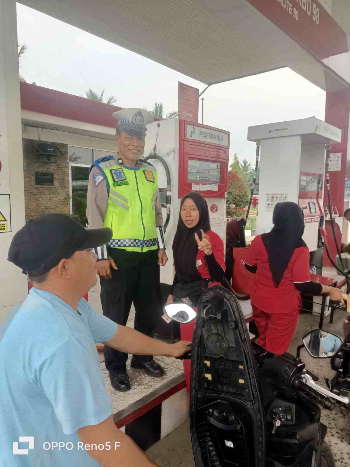 Satlantas Polres Batu Bara Lakukan Patroli Jalinsum dan Kibas Bendera Merah di Pos Lantas Sei Bejangkar – Kegiatan Aman Lancar
