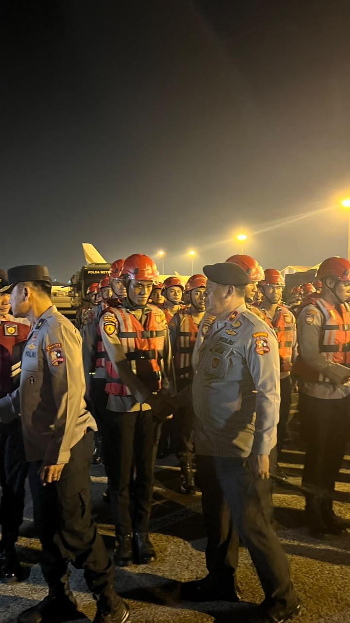Gerak Cepat, Polri Terjunkan Tim K9 Unit SAR Ditpolsatwa ke Lokasi Gempa Flores
