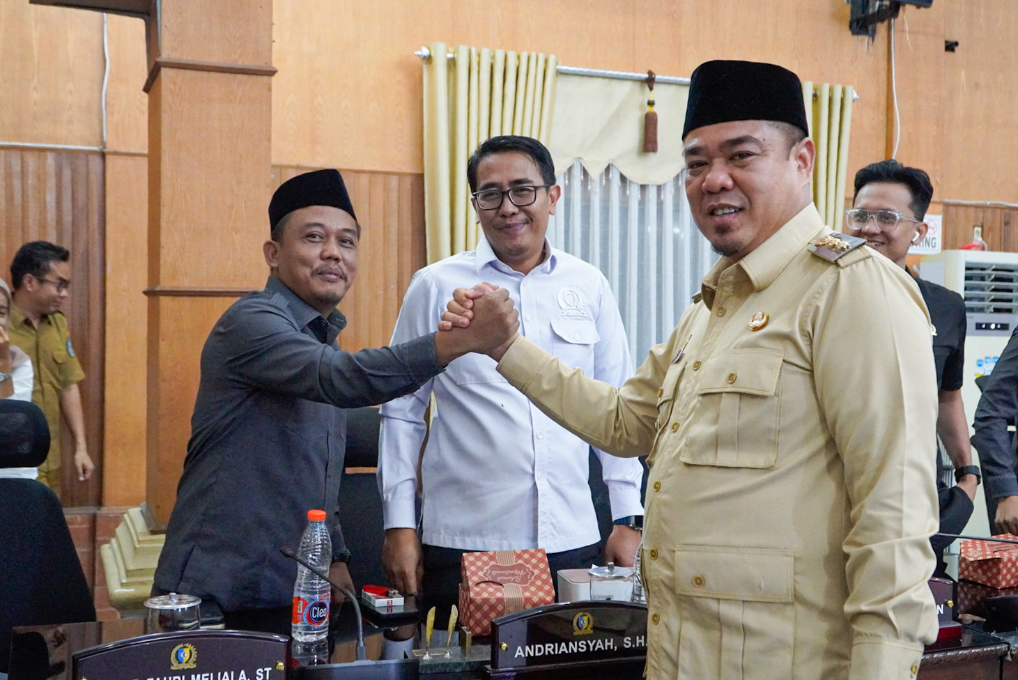 Wabup Syafrizal Sampaikan Tiga Ranperda dalam Rapat Paripurna DPRD Batu Bar*
