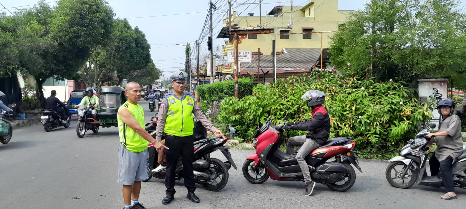 Sat Lantas Polres Pematangsiantar Amankan Pengalihan Arus Saat Penutupan Jalan Singosari