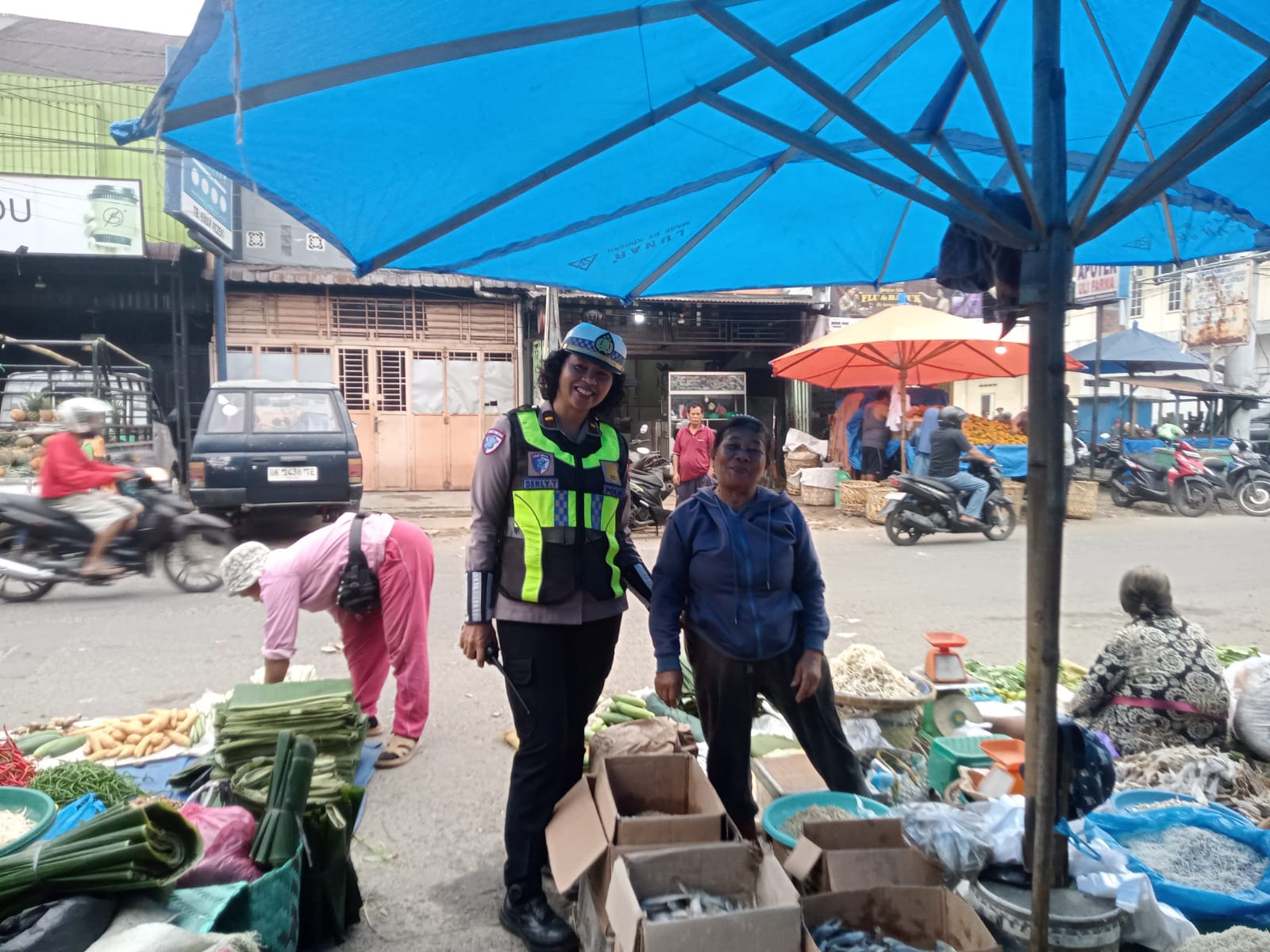 Sat Lantas Polres Pematangsiantar Gelar Dikmas Lantas di Pasar Dwikora, Atur Parkir dan Lapak Pedagang Agar Tidak Macet