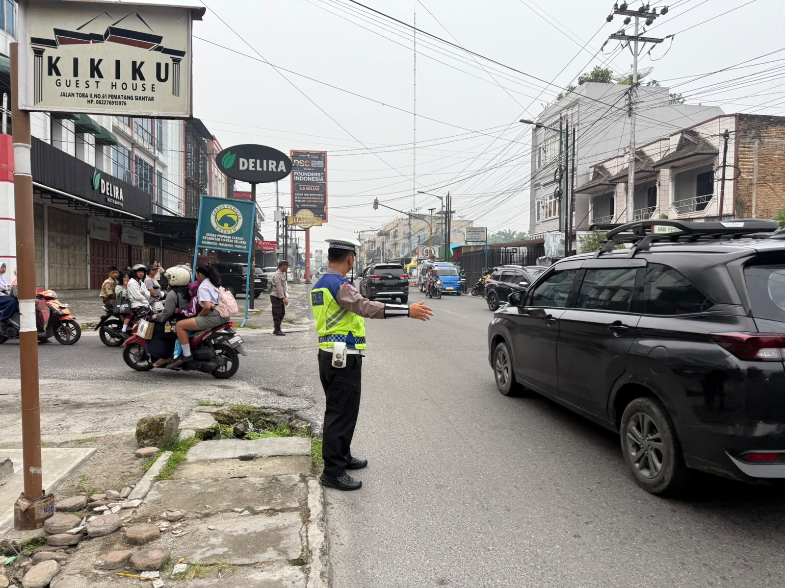 Pagi Hari, Puluhan Personil Sat Lantas Jaga 35 Titik Rawan Lalu Lintas di Pematangsianta