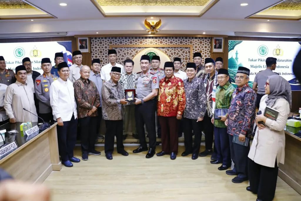 *Kabaharkam Dampingi Kapolri Silaturahmi dengan Pimpinan MUI, Perkuat Sinergi Jaga Keamanan dan Kerukunan Neger*