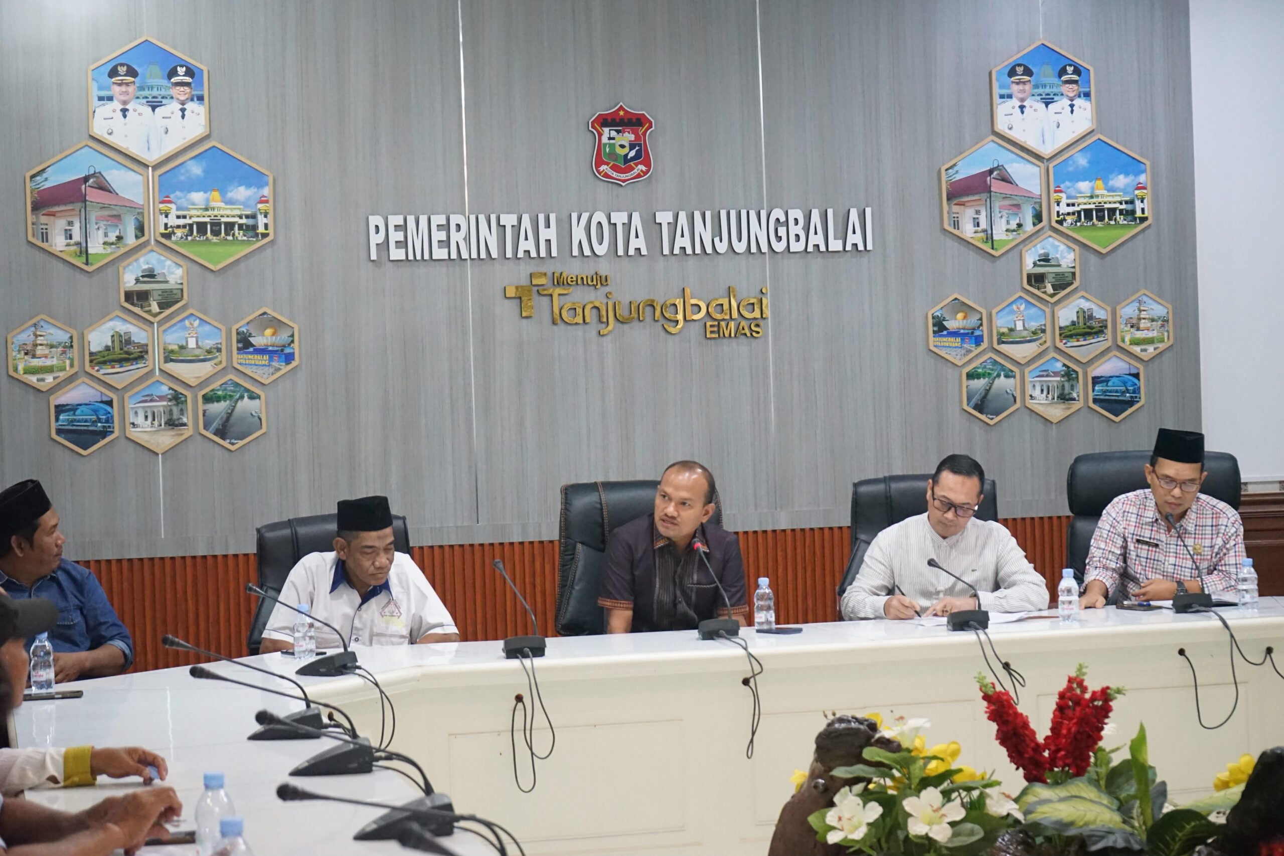 Pertemuan Bersama PKL Kawasan Food Court, Wali Kota Mahyaruddin Salim : Pemko Tanjungbalai Akan Salurkan Bantuan 40 Gerobak dan Tenda