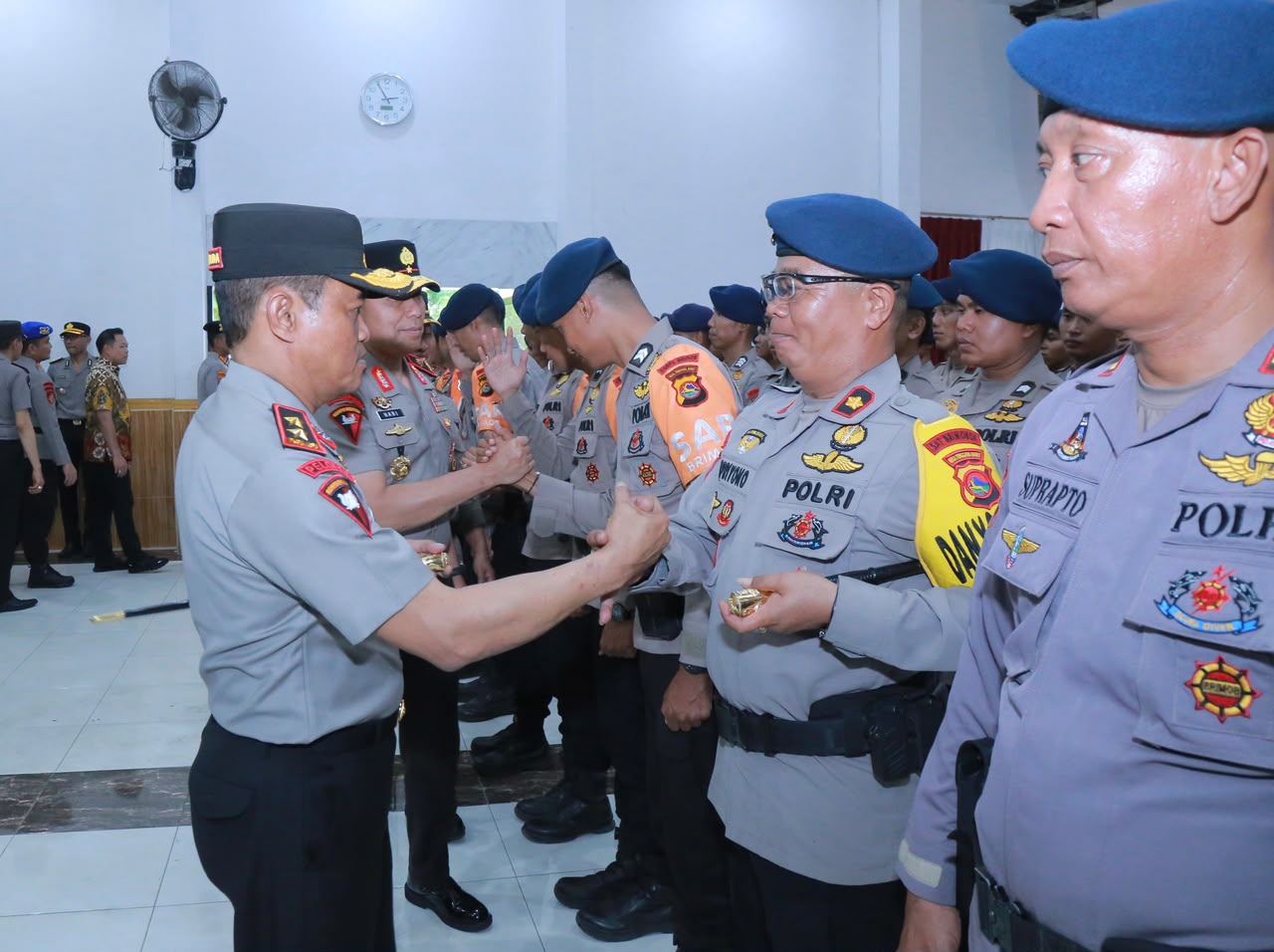 Perkuat Penanganan Karhutla di Kalimantan, Polda NTB Bantu Terjunkan Brimob